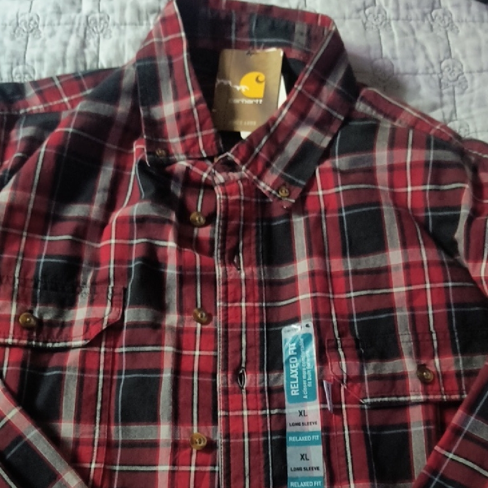 Carhartt Men's Black and Red Plaid Button Down Shirt